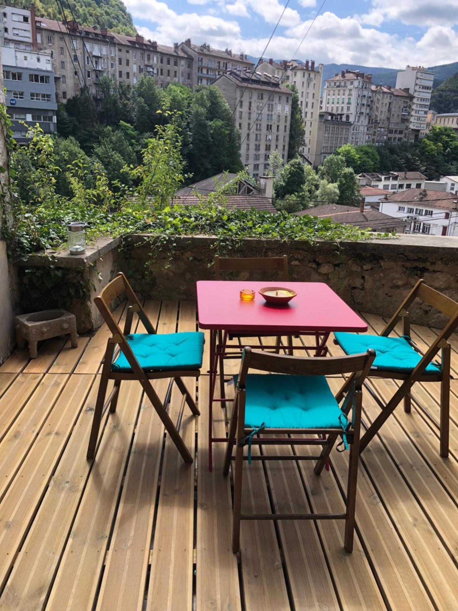T2 Avec Terrasse Calme Et Ensoleillee Appartement Saint-Claude Buitenkant foto